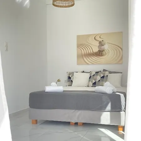 Mano's Place Naxos City