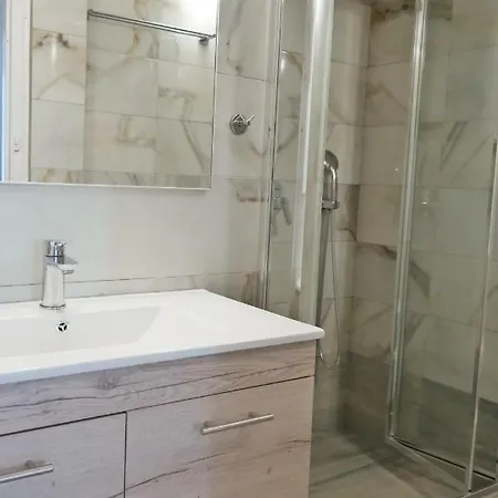 Mano's Place * Naxos City