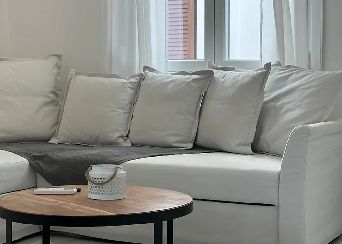 Mano's Place Naxos City